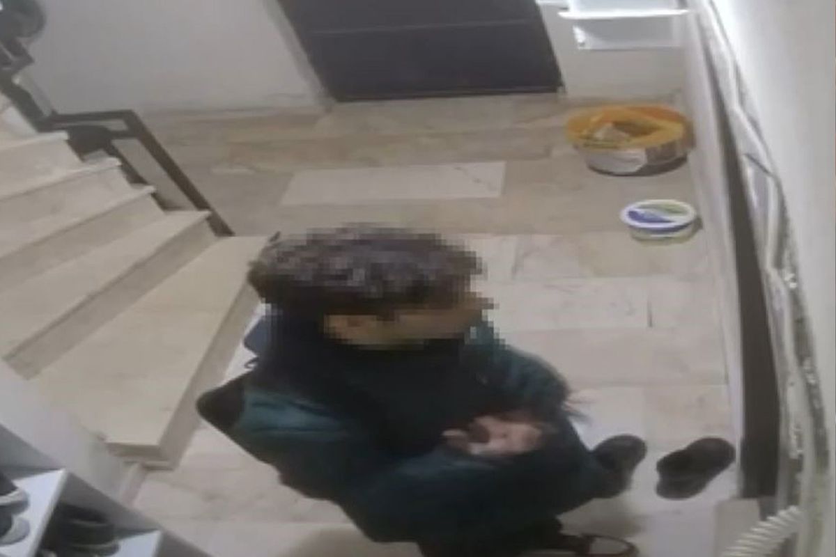 17 yaşındaki saldırgan sevgilisini bıçakladığı, annesini öldürdüğü eve böyle girmiş