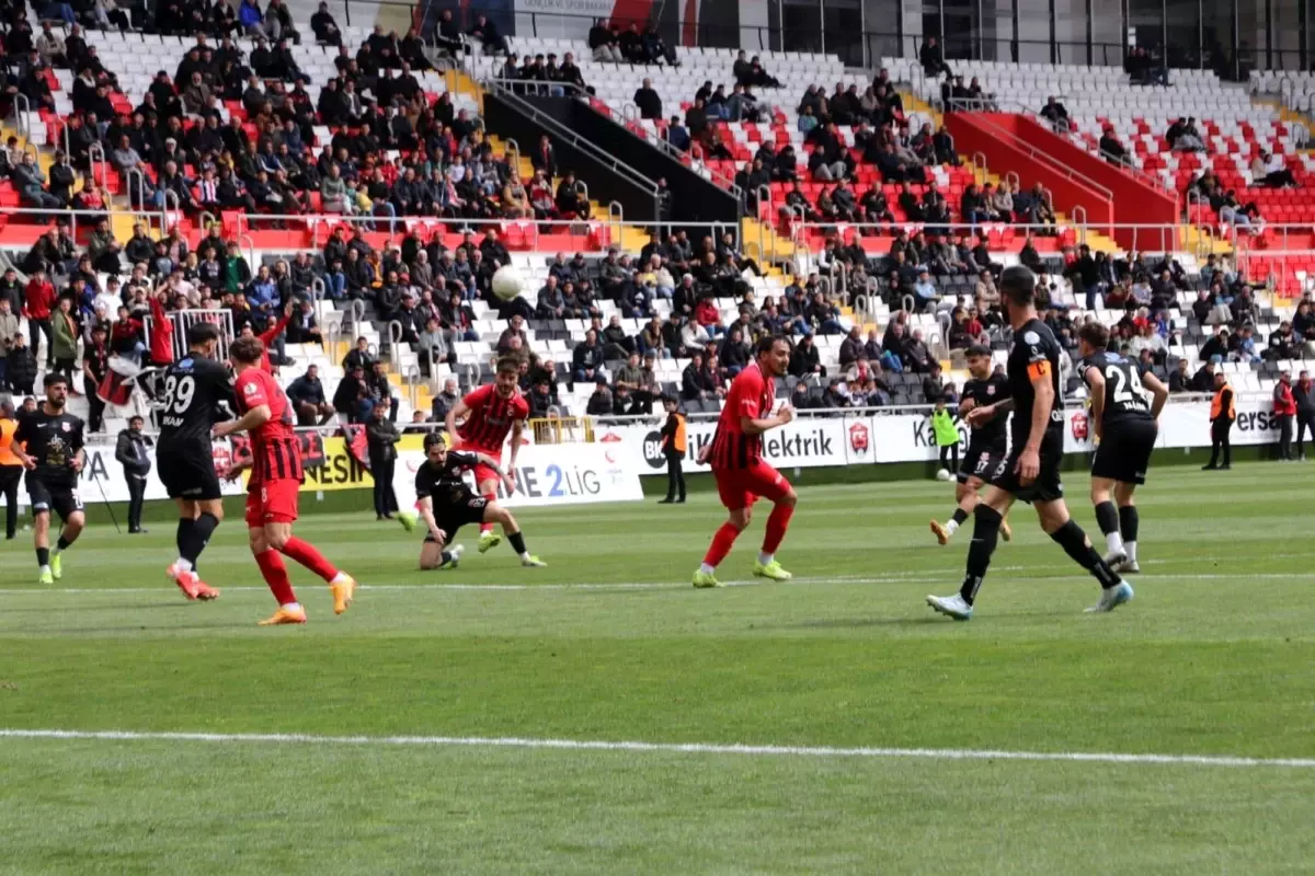 24Erzincanspor ve Kastamonuspor Saha Büyüsünde Berabere Kaldı