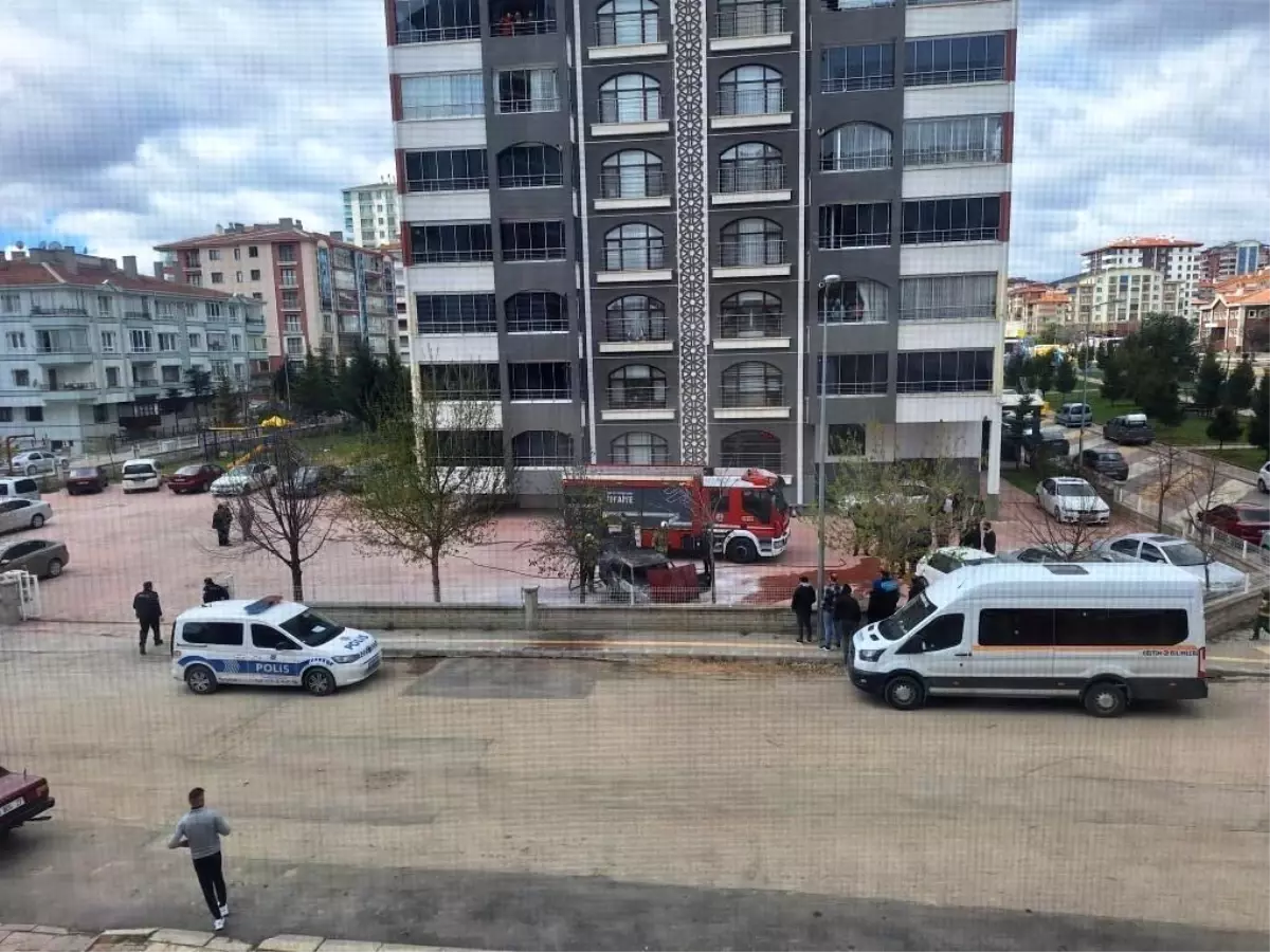 Ankara'da Park Halindeki Araç Yandı, Facianın Eşiğinden Dönüldü