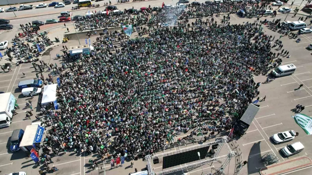 Bursaspor Taraftarları Dev Ekranda Artvin Hopaspor Maçını İzledi
