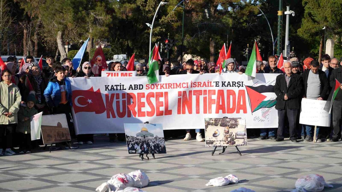 Burdur'da Gazze İçin Protesto Yürüyüşü Düzenlendi