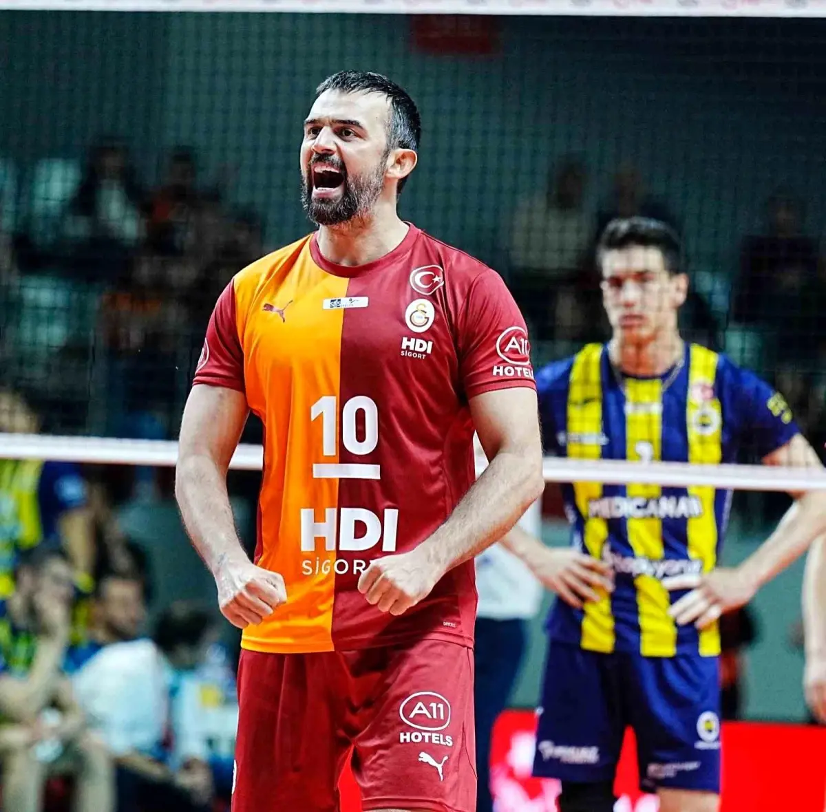 Galatasaray, Fenerbahçe'yi 3-0 Mağlup Ederek Play-off'a İyi Bir Başlangıç Yaptı