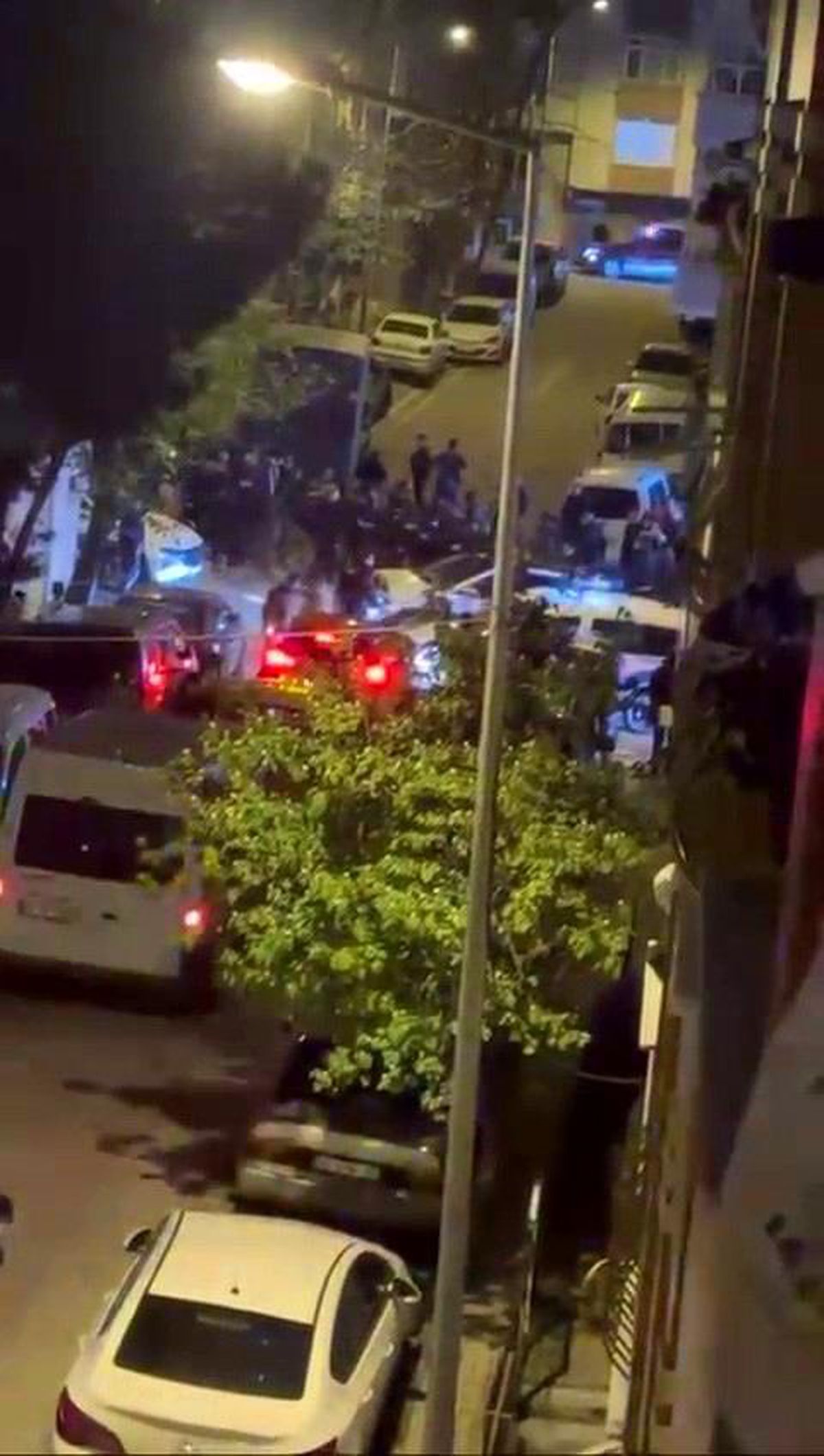 Esenyurt'ta Gençler Arasında Mahalle Kavgası: Polise Mukavemet ve Biber Gazı Müdahalesi