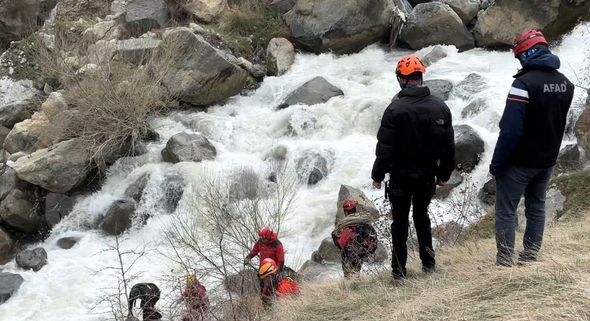 Hakkari'de Kayıp Kadın İçin Arama Çalışmaları Devam Ediyor