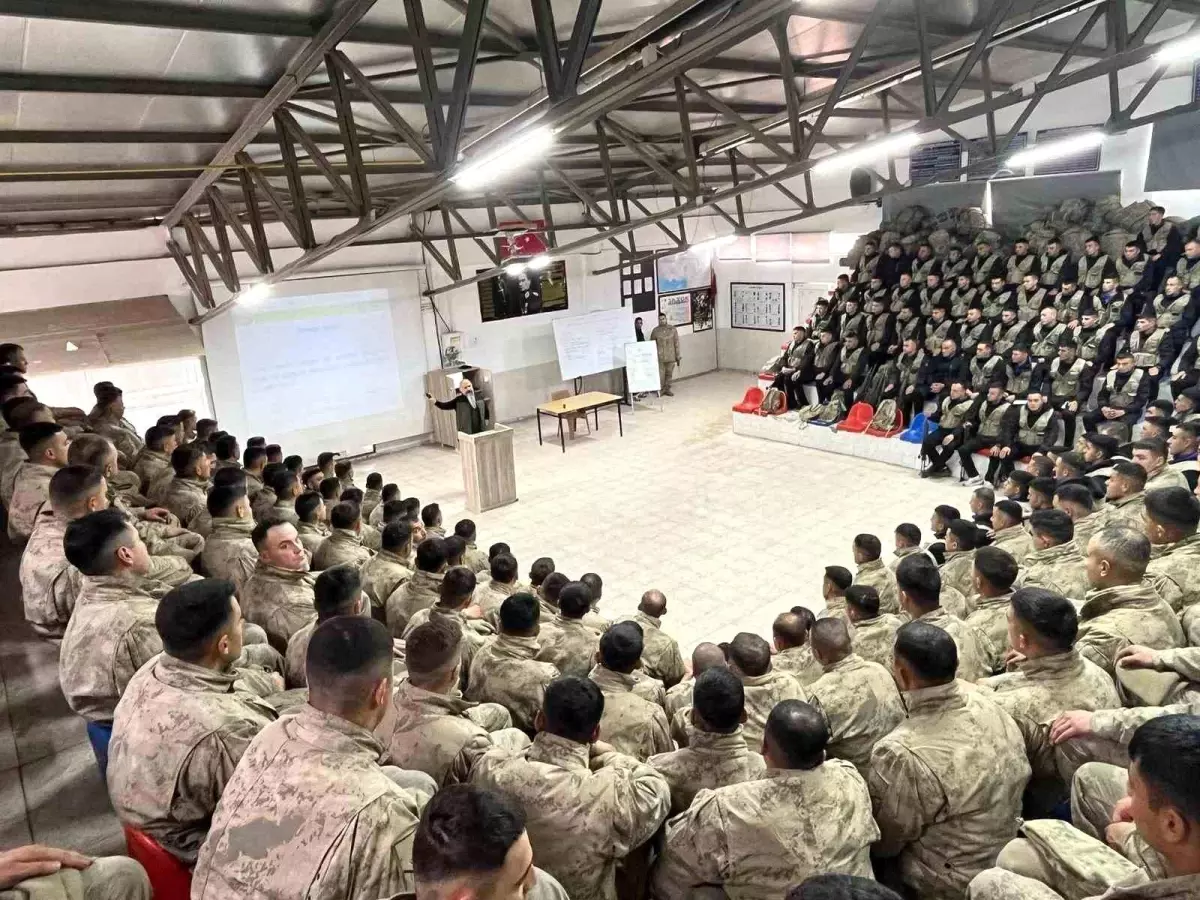 Komandalara Orman Yangınlarıyla Mücadele Eğitimi