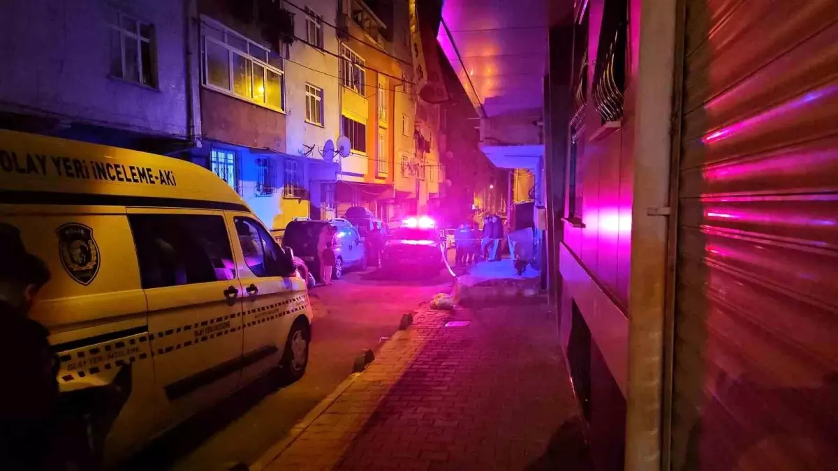 Küçükçekmece'de Plakasız Motosikletle Kurşunlama Olayı