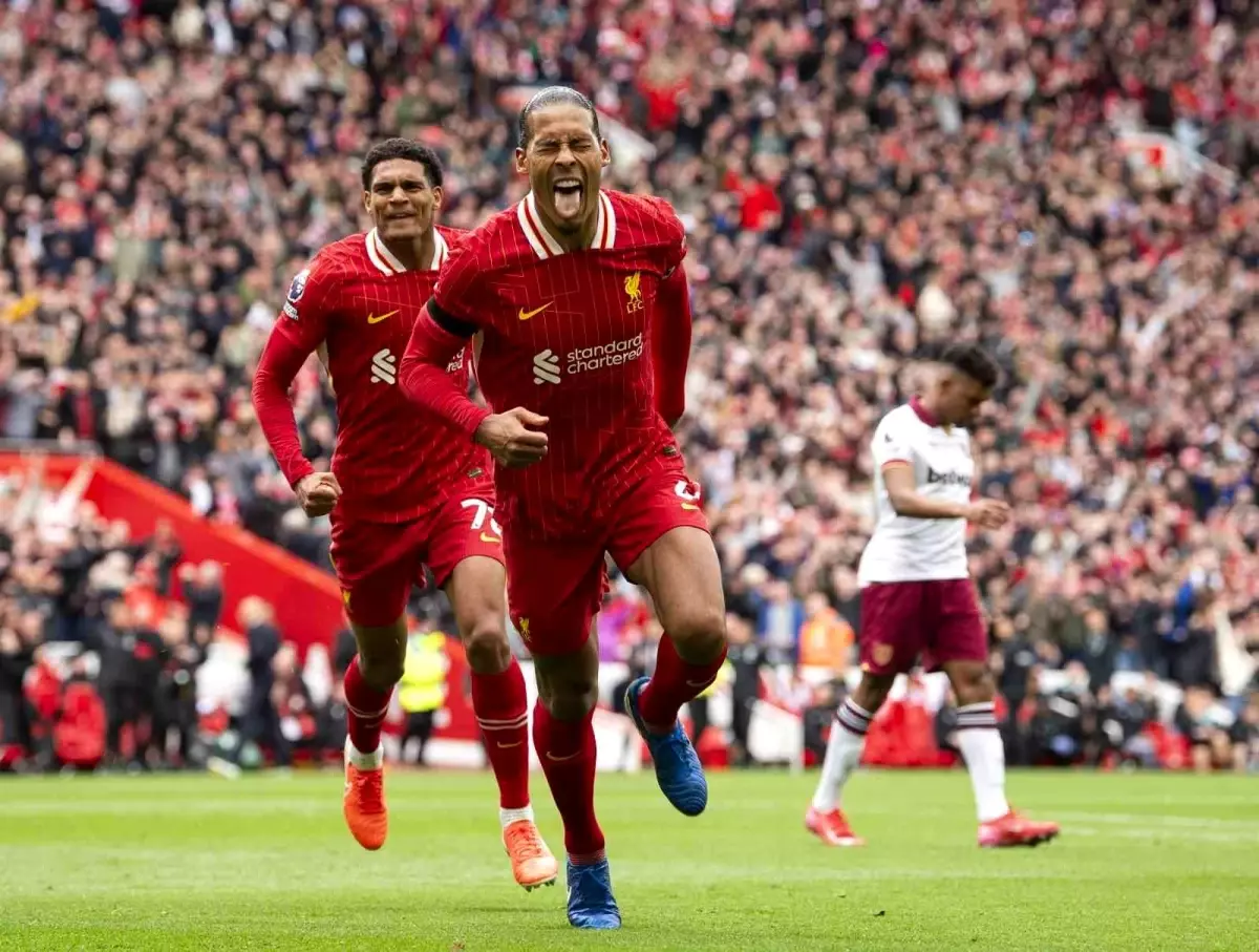 Liverpool, West Ham United'ı 2-1 Mağlup Ederek Şampiyonluk Yolunda İleri Adım Attı