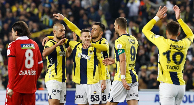 SÜPER LİG MAÇ ÖZETİ: Fenerbahçe - Sivasspor maçı kaç kaç bitti ve kim yendi? Fenerbahçe - Sivasspor geniş maç özeti ve golleri! (VİDEO)