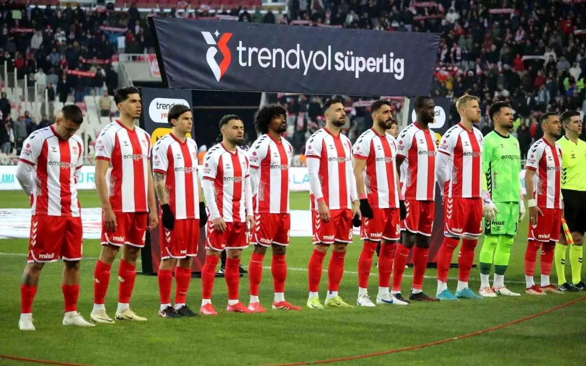 Trendyol Süper Lig: Sivasspor: 0 Fenerbahçe: 0 (Maç devam ediyor)