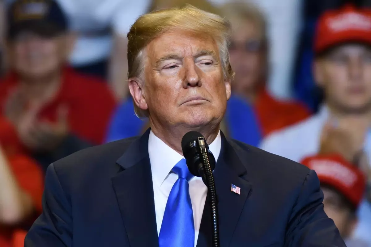 Trump'tan geri adım! Cep telefonu ve bilgisayarlar vergiden muaf tutulacak