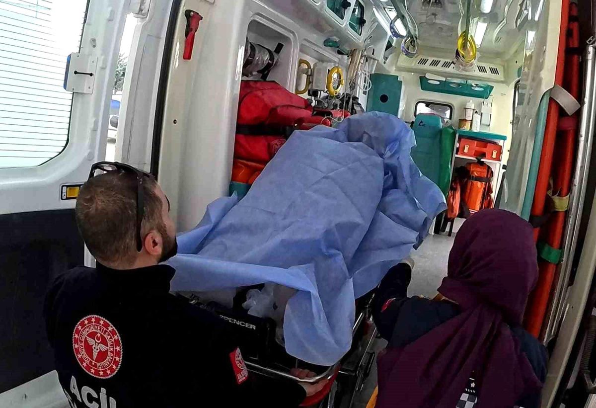 Aksaray'da 16 Yaşındaki Çocuk Parkta Bıçaklandı