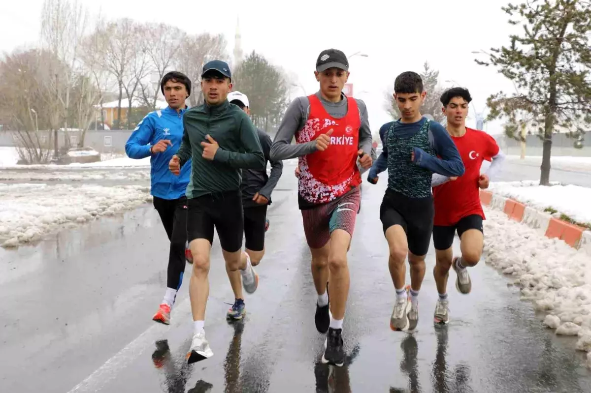 Ağrı'nın Kurtuluşunda Kurtuluş Koşusu Düzenlendi