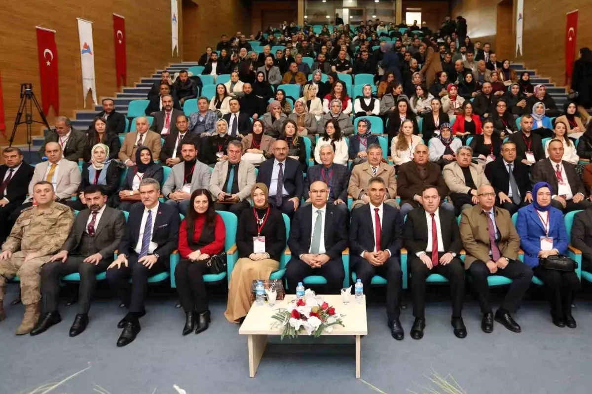 AİÇÜ ev sahipliğinde 'Ailenin korunması ve güçlenmesi' temalı il eylem planı çalıştayı başladı