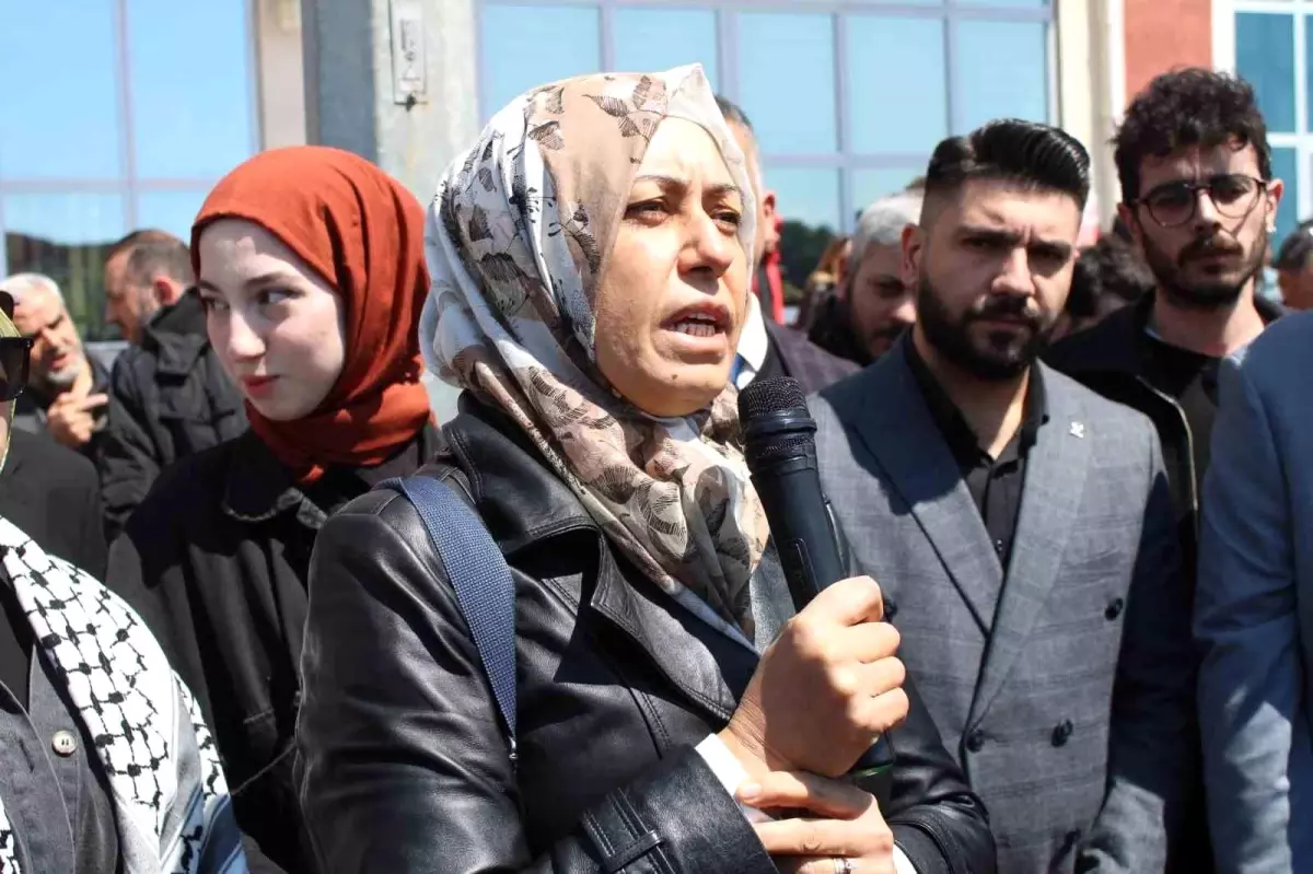 Başörtüsü Meselesinde Akademisyondan Duygusal Çıkış
