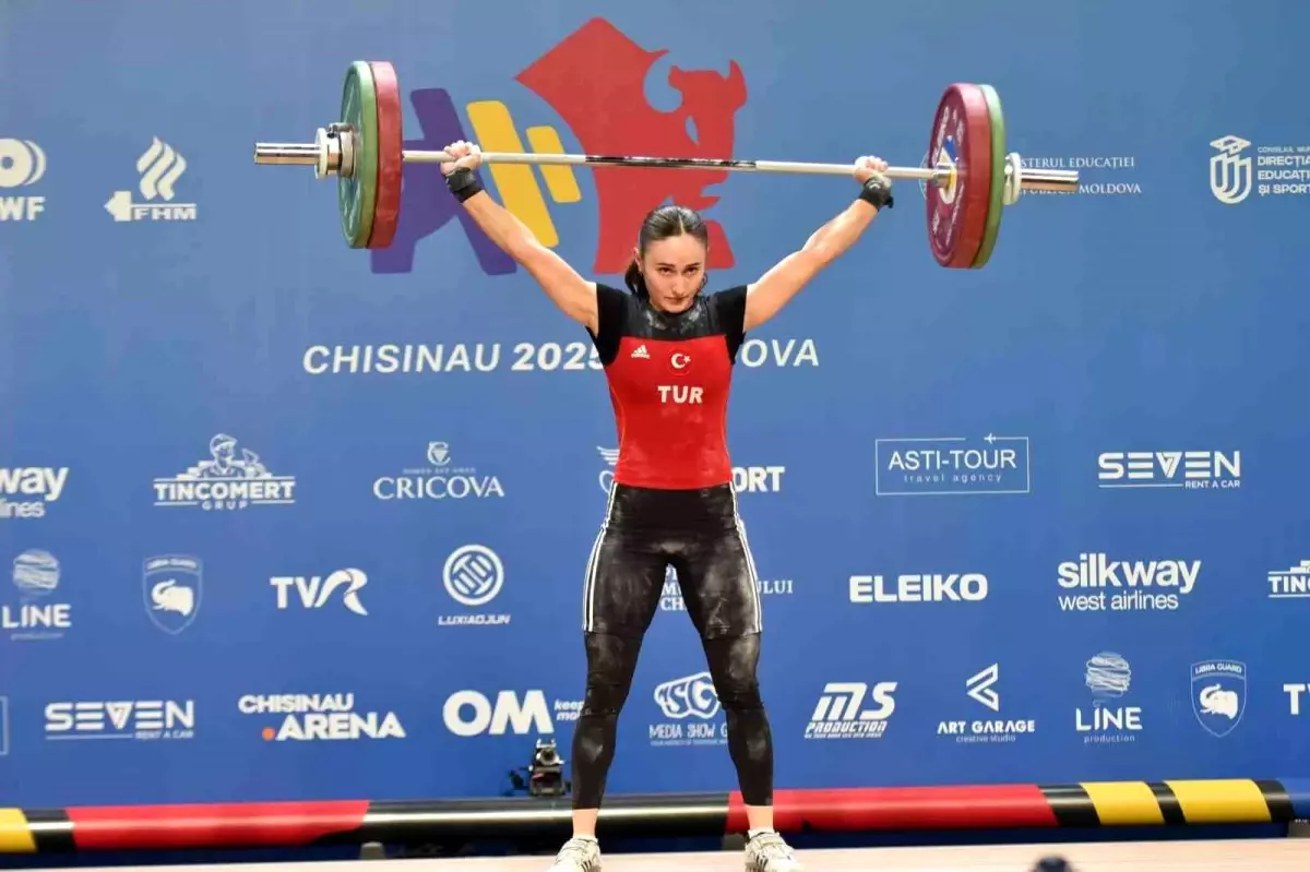 Cansel Özkan Avrupa Halter Şampiyonası'nda Bronz Madalya Kazandı