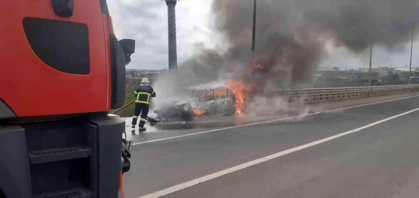Diyarbakır'da Trafik Kazası: Araç Alev Aldı