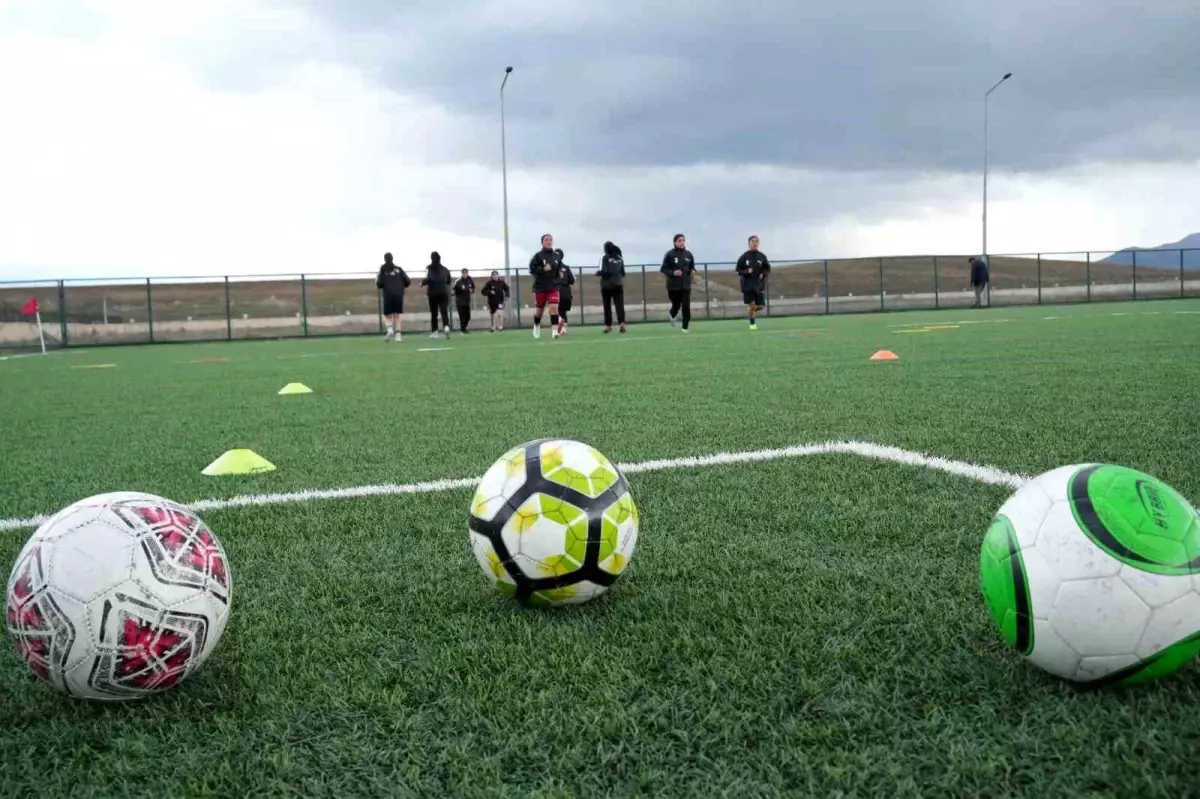 Yağmur Spor Kadın Futbol Takımı, Erken Evliliklere Karşı Mücadelede Başarı Kazanıyor