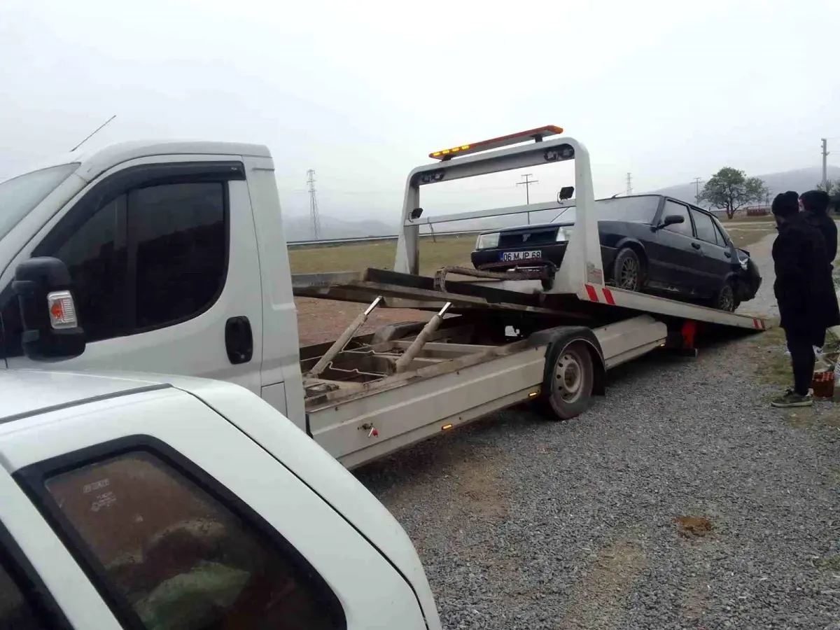 Afyonkarahisar'da Trafik Kazası: 3 Yaralı