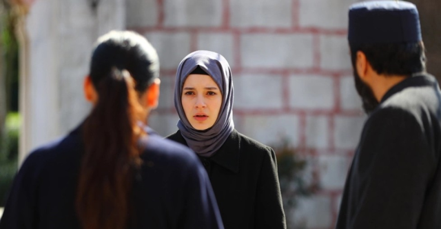 Kızıl Goncalar yeni bölüm ne zaman? Kızıl Goncalar 44. bölüm bu akşam var mı, yok mu? Kızıl Goncalar yeni bölüm ne zaman? Kızıl Goncalar 44. bölüm bu akşam var mı, yok mu?