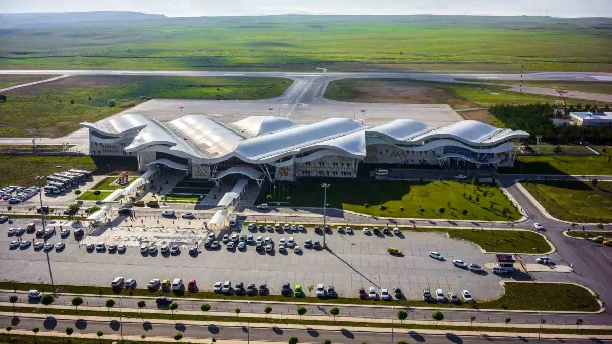 Sivas Nuri Demirağ Havalimanı'nda Yolcu Sayısı Artış Gösterdi