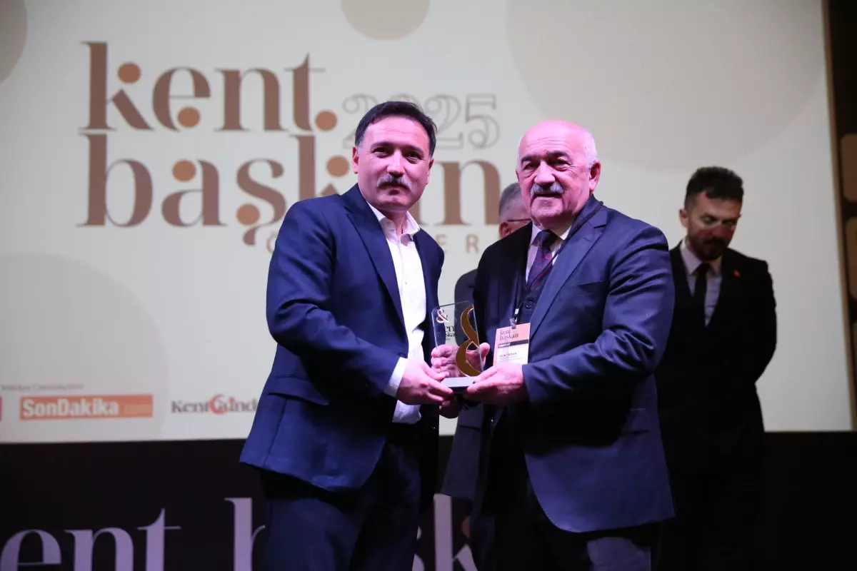 Ordu Belediye Başkan Vekili Tezcan, Kayseri'de Ödül Törenine Katıldı