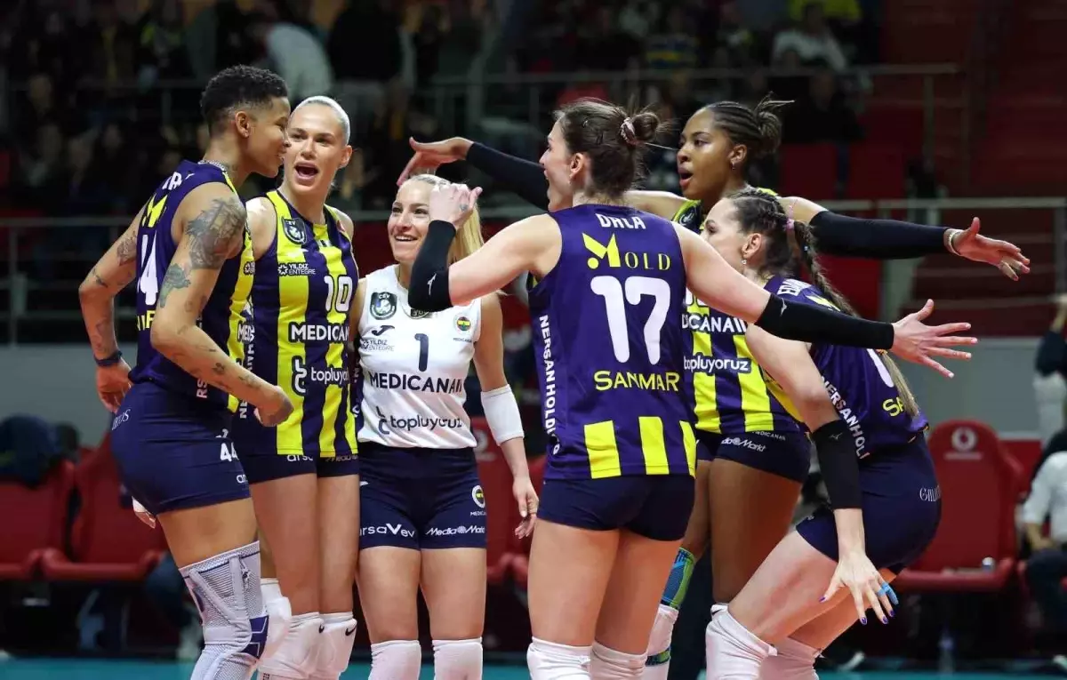 Fenerbahçe, Galatasaray'ı 3-2 Yenerek Finale Yükseldi