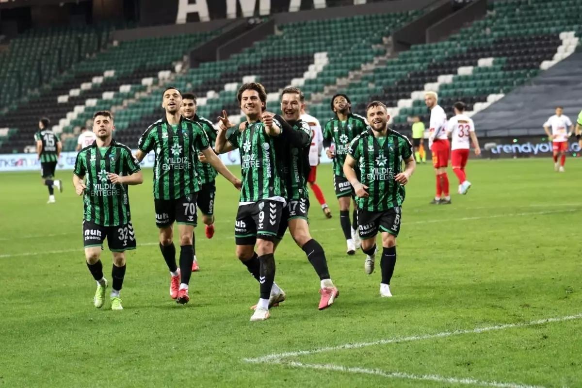 Kocaelispor, Yeni Malatyaspor'u 7-1 ile Geçti