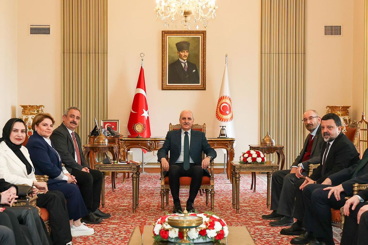 TÜBAF'tan TBMM Başkanı Kurtulmuş'a ziyaret: Gazetecilerin ailelerine gri pasaport talebi