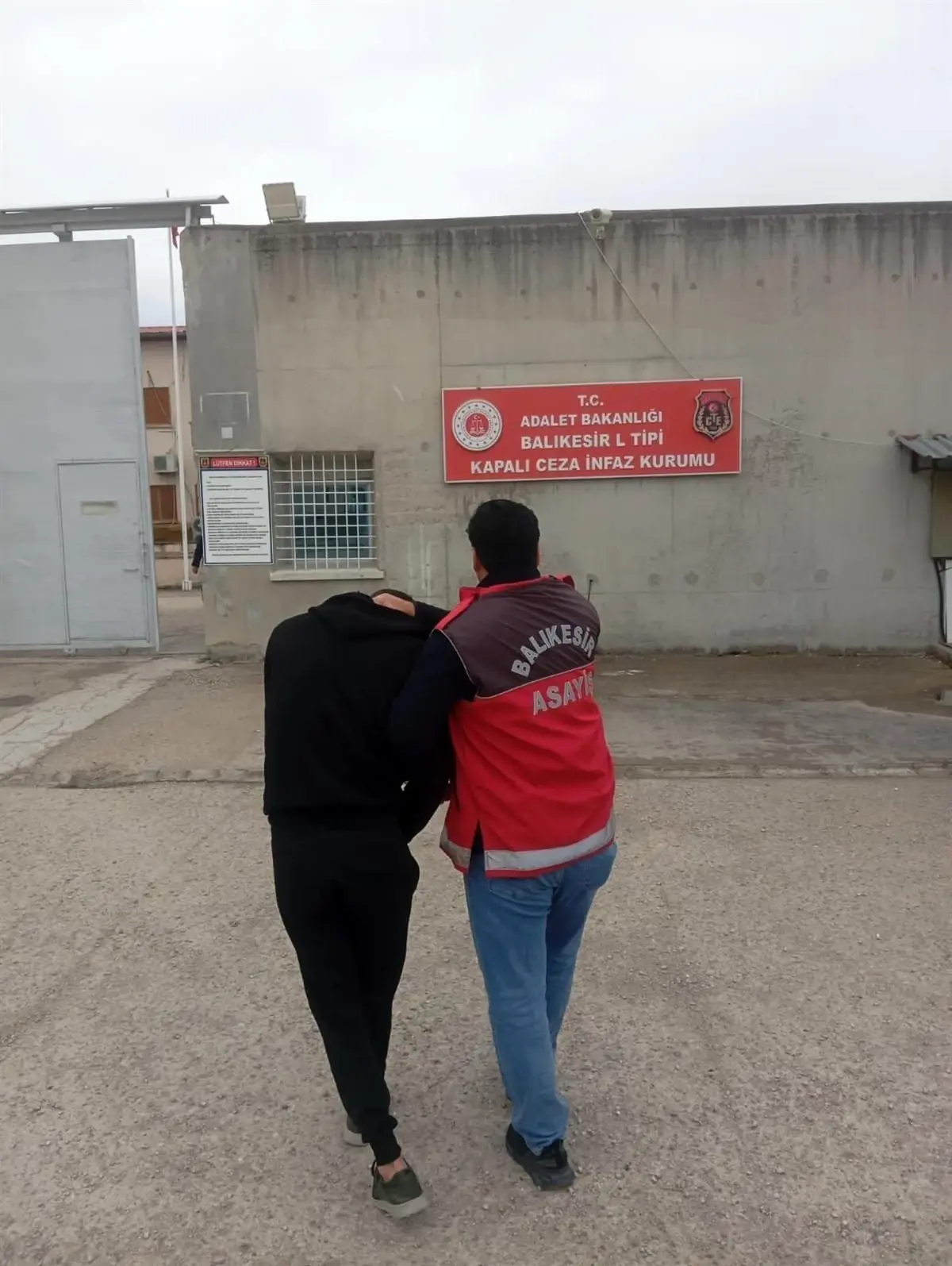 Balıkesir'de 18 Yıl Hapis Cezası Olan Kaçak Yakalandı