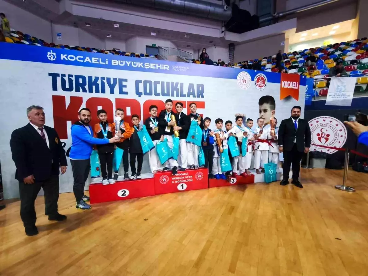 Afyonkarahisar Minik Karatecileri, Türkiye Şampiyonası'nda Öne Çıktı