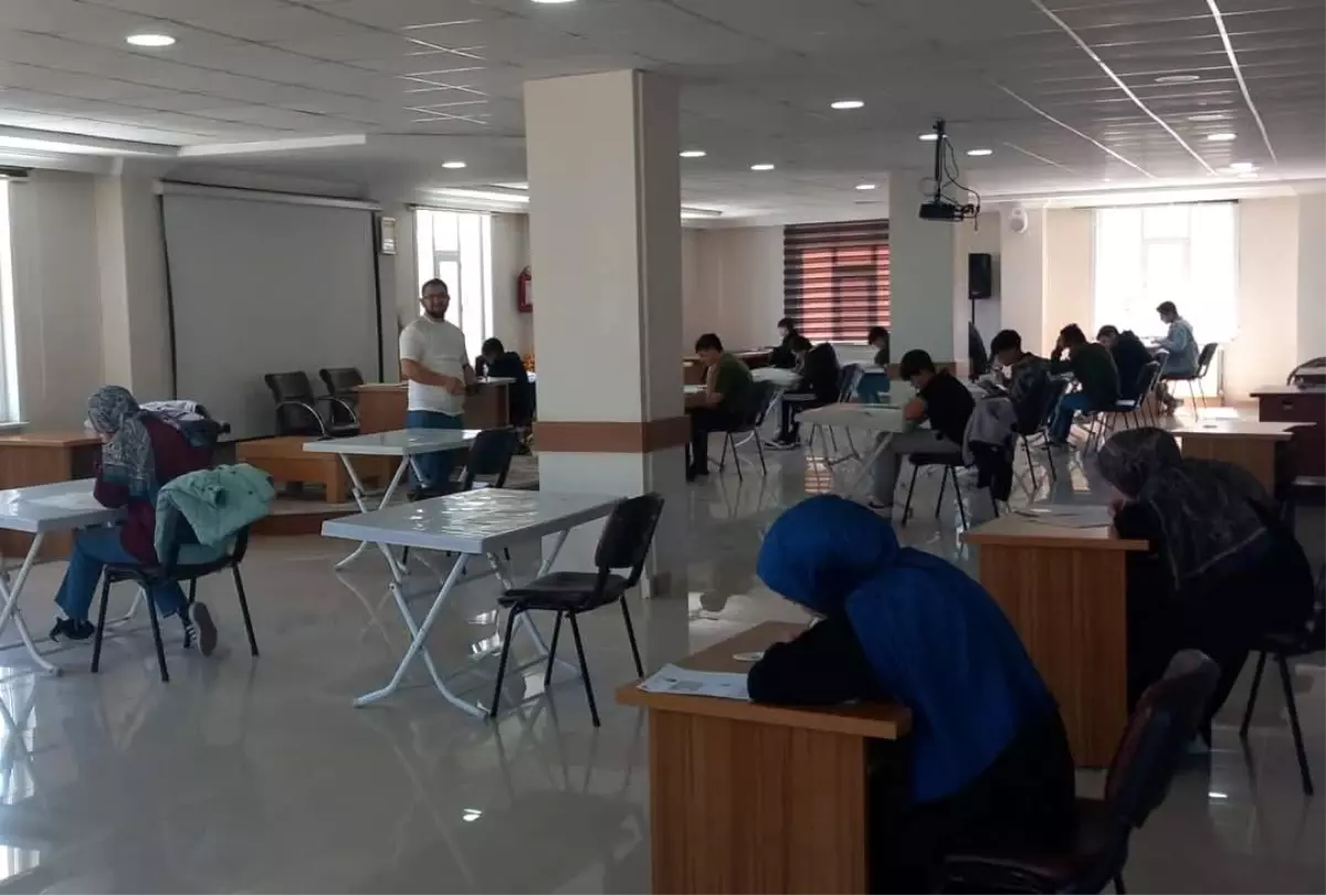 Bozkır'da Umre Ziyareti Ödüllü Gençlik Bilgi Yarışması Düzenlendi