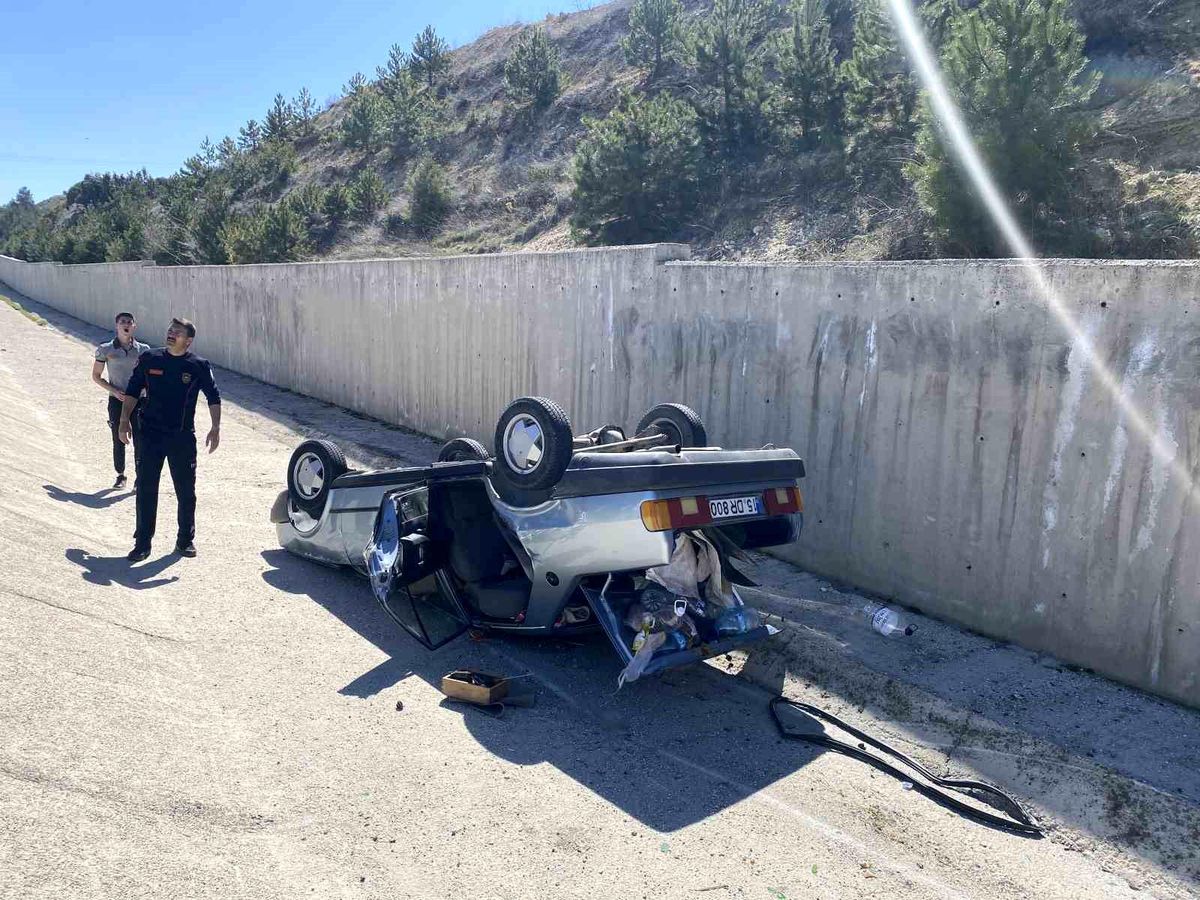 Burdur-Antalya kara yolunda kaza: 4 yaralı
