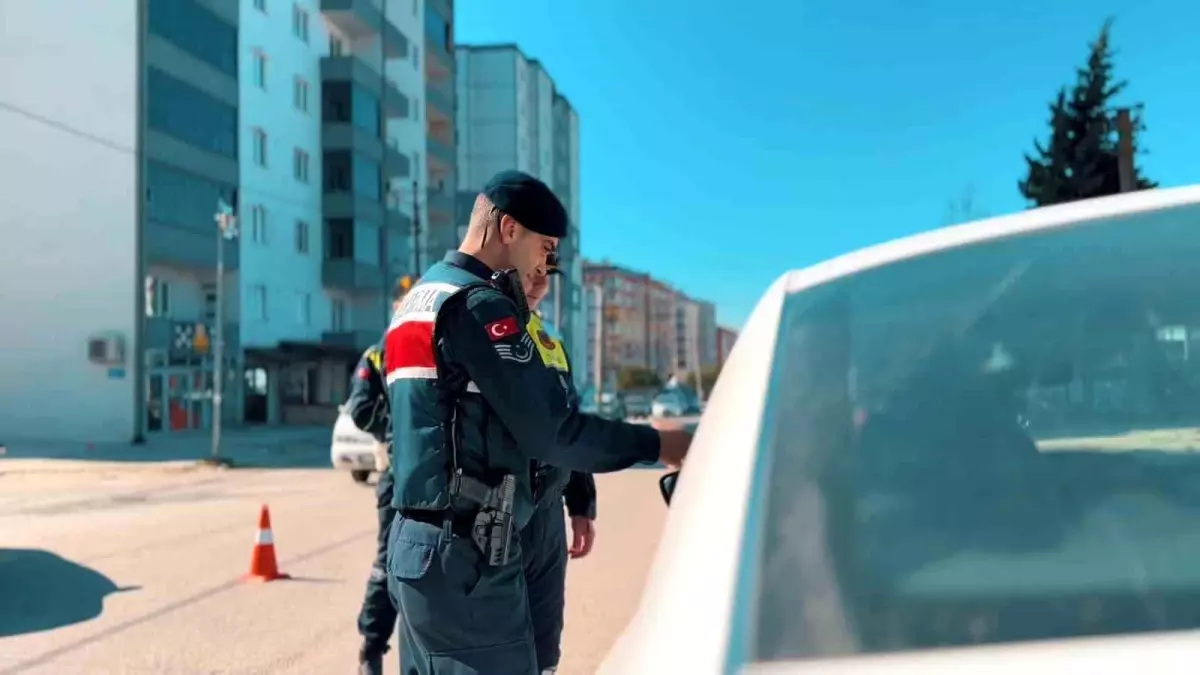 Çerkezköy'de Jandarma Operasyonları: 237 Gözaltı, 49 Araç Trafikten Men Edildi