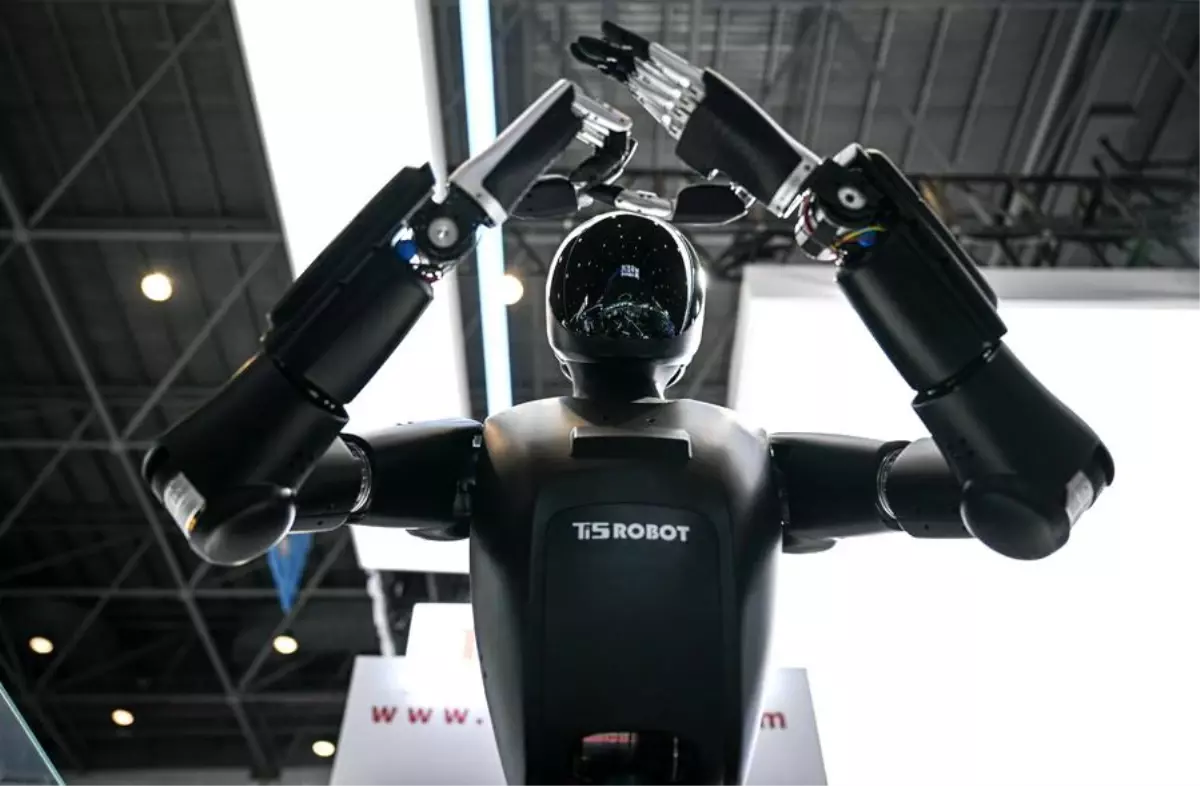 Harbin Teknoloji Enstitüsü'nden Yeni Robotik Dergi: SmartBot