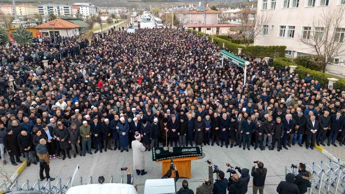 Hüseyin Avni Reyhan Son Yolculuğuna Uğurlandı