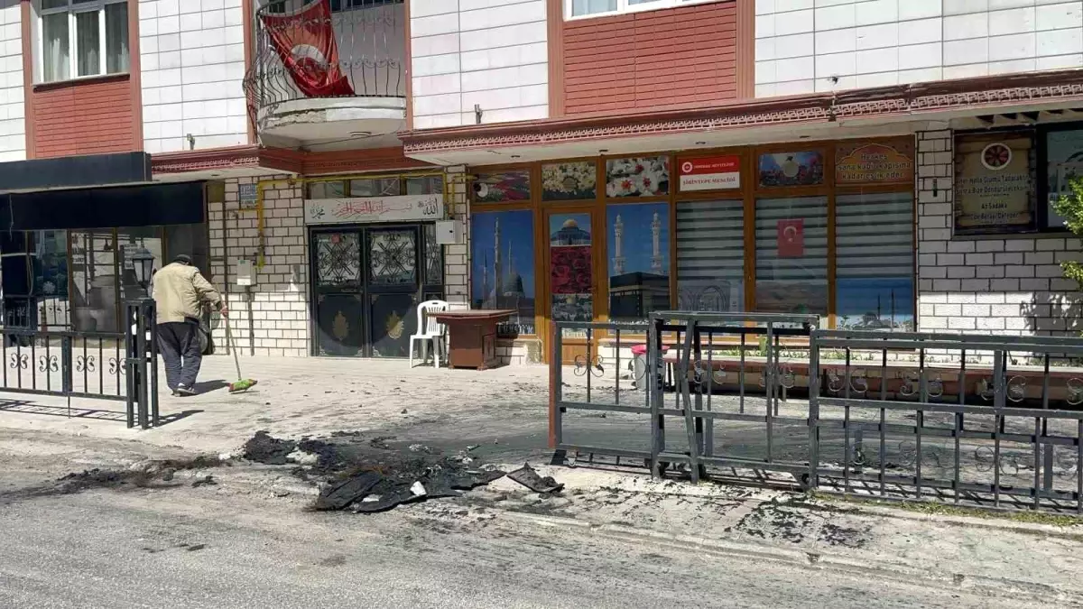 Eskişehir'de Bir Otomobil Kundaklandı