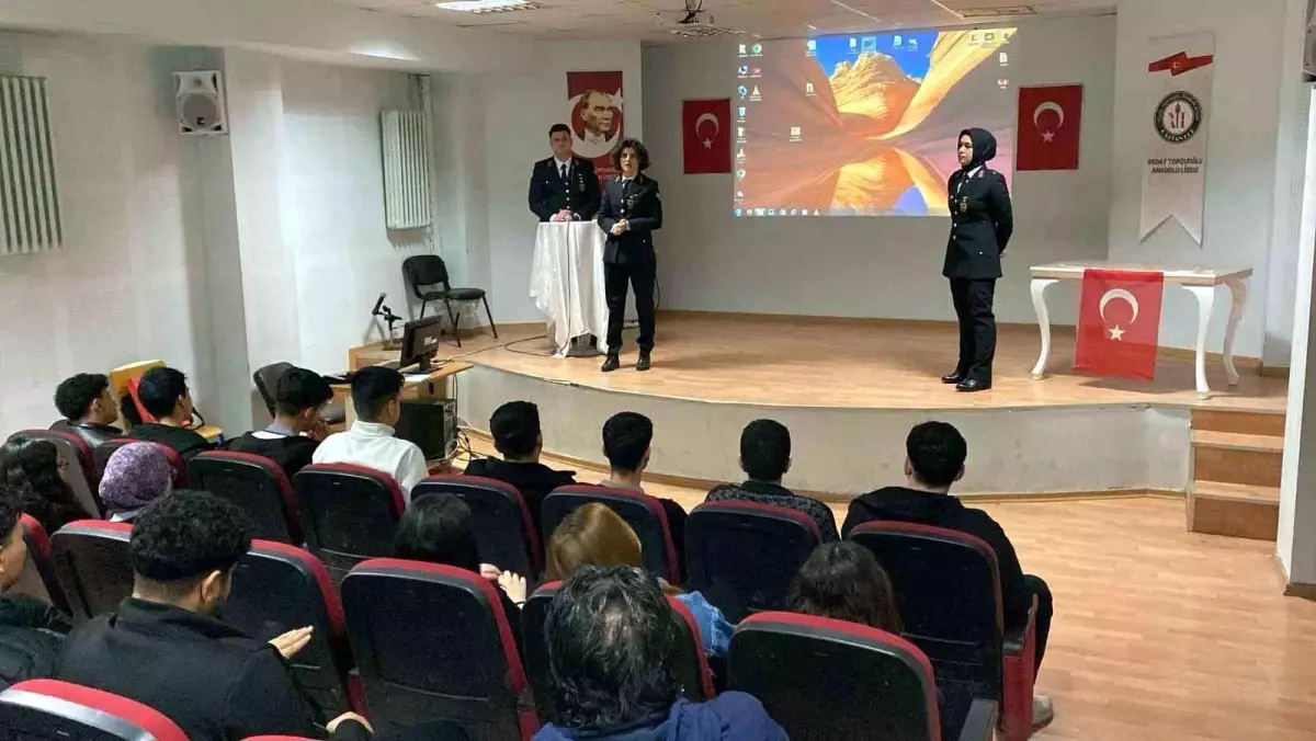 Gaziantep'te 850 Lise Öğrencisine Jandarma ve Sahil Güvenlik Akademisi Tanıtımı