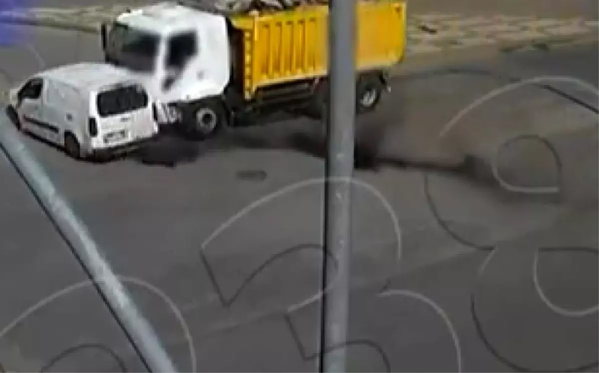 Gaziantep'te Trafik Kazaları Kameralara Yansıdı