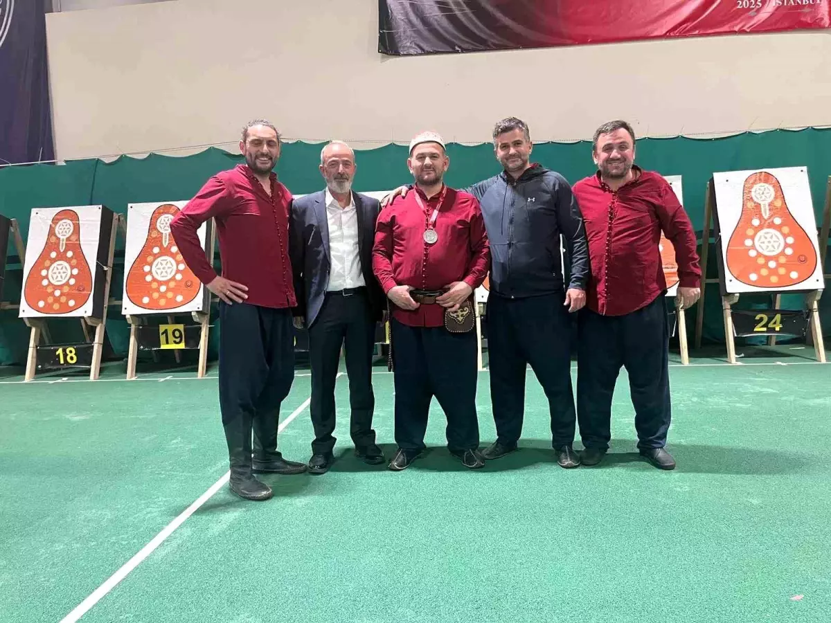 Düzceli Sporcular Geleneksel Okçulukta Başarı Elde Etti