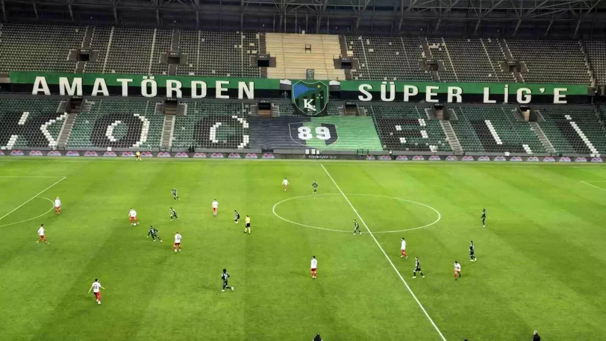 Kocaelispor, Yeni Malatyaspor'u 7-1 ile Geçerek Süper Lig Hedefinde İlerliyor