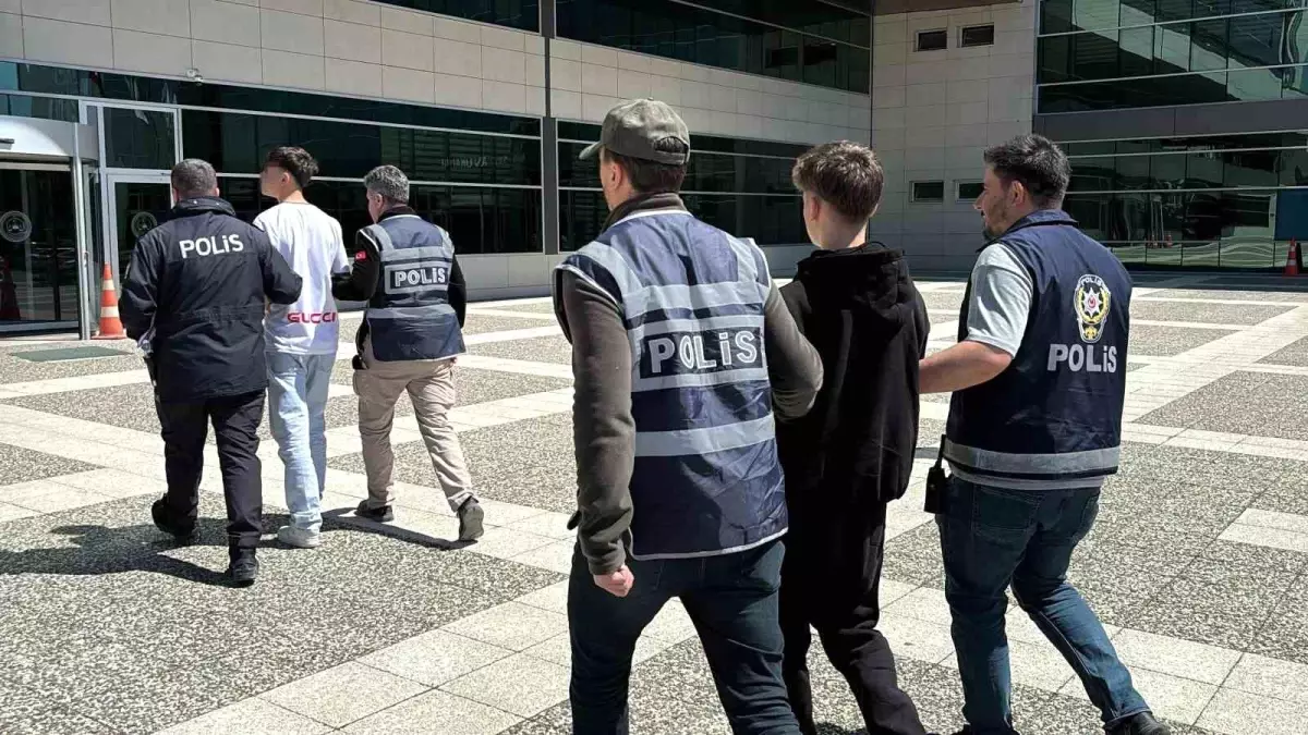 Bolu'da Kuaföre Hırsızlık: İki Şüpheli Yakalandı