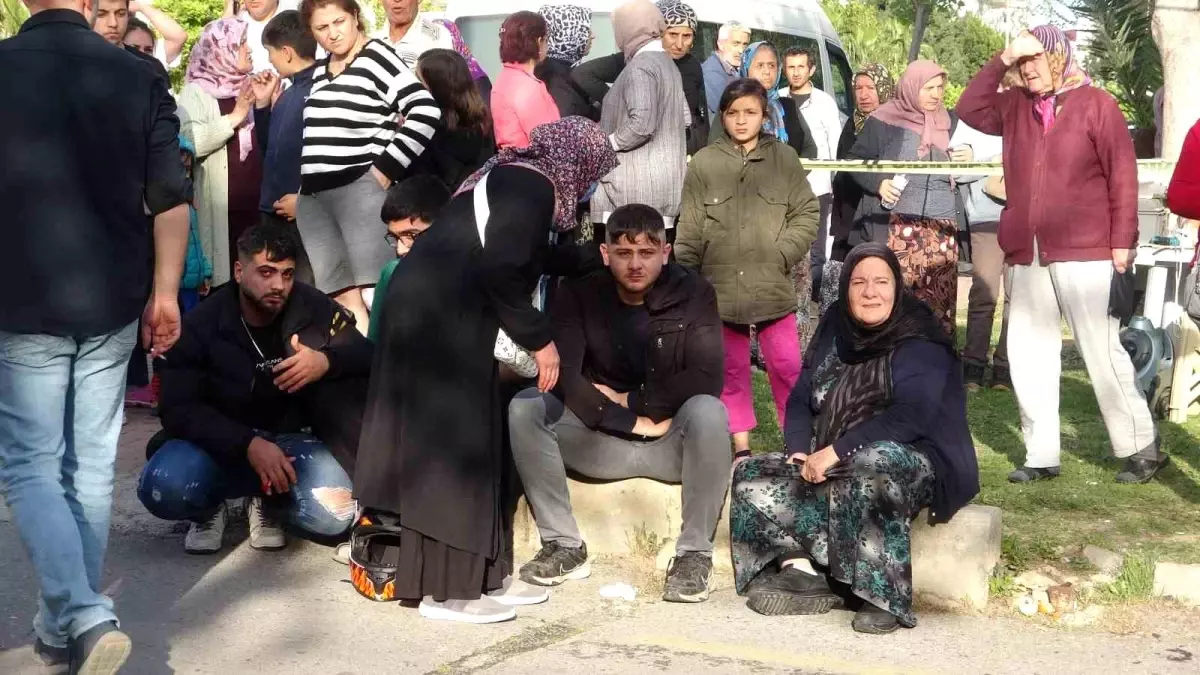 Antalya'da Market Yangını: İşletme Sahibi Gözyaşlarına Boğuldu