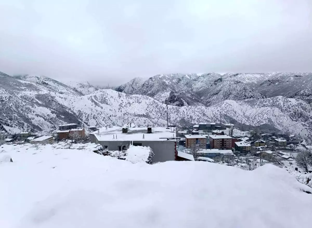 Nisan Ayında Beytüşşebap'ta Kış Manzaraları