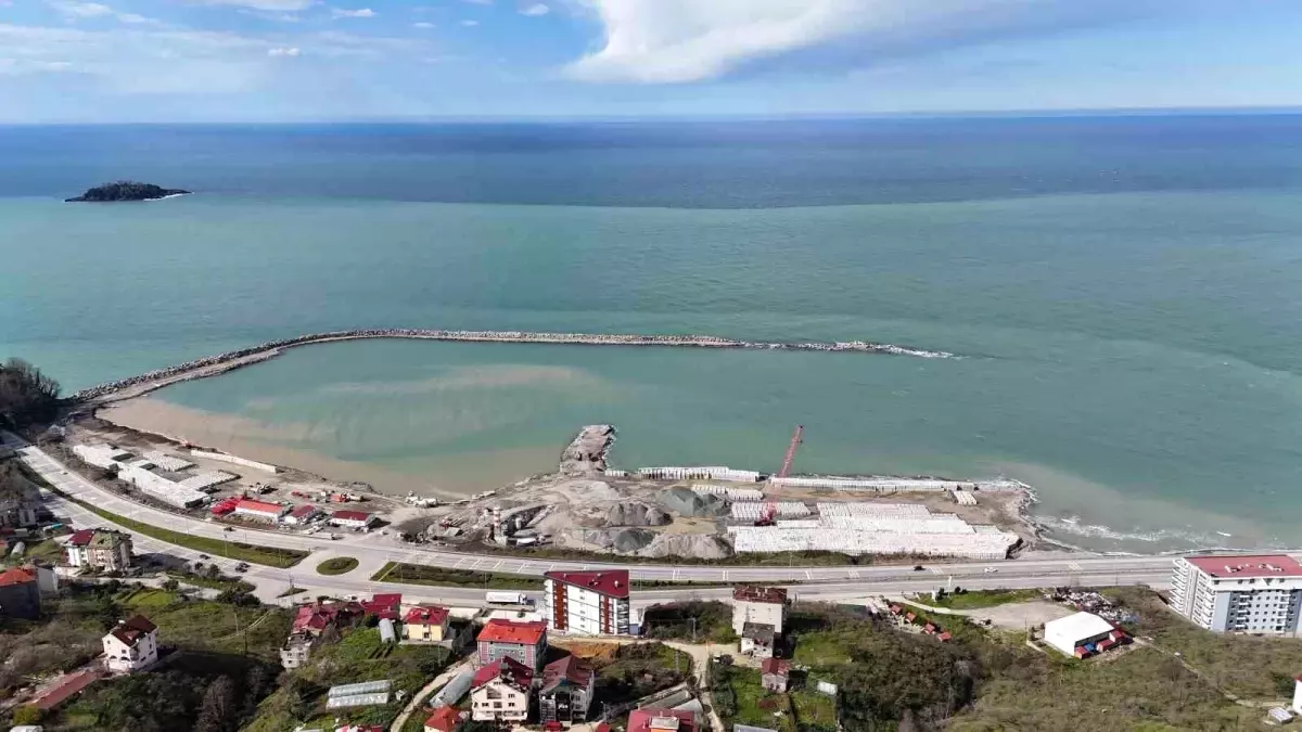 Türkiye'nin En Büyük Balıkçı Barınağı Projesi Giresun'da Yükseliyor