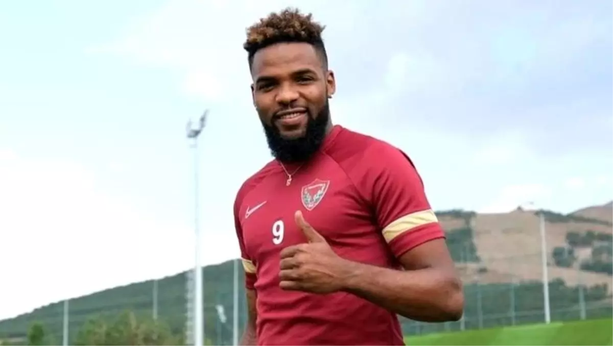 Gabonlu Futbolcu Aaron Boupendza 28 Yaşında Hayatını Kaybetti