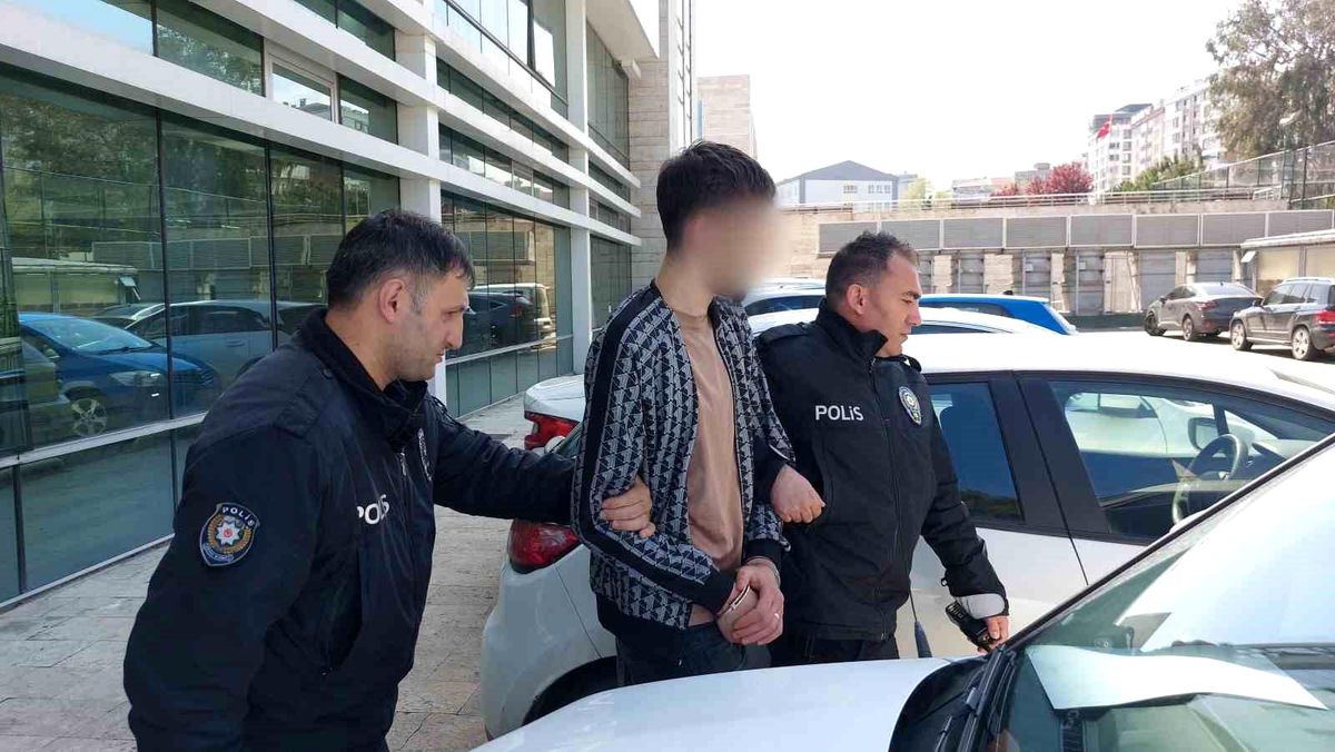Samsun'da Annesini ve Kardeşini Tehdit Eden Genç Tutuklandı