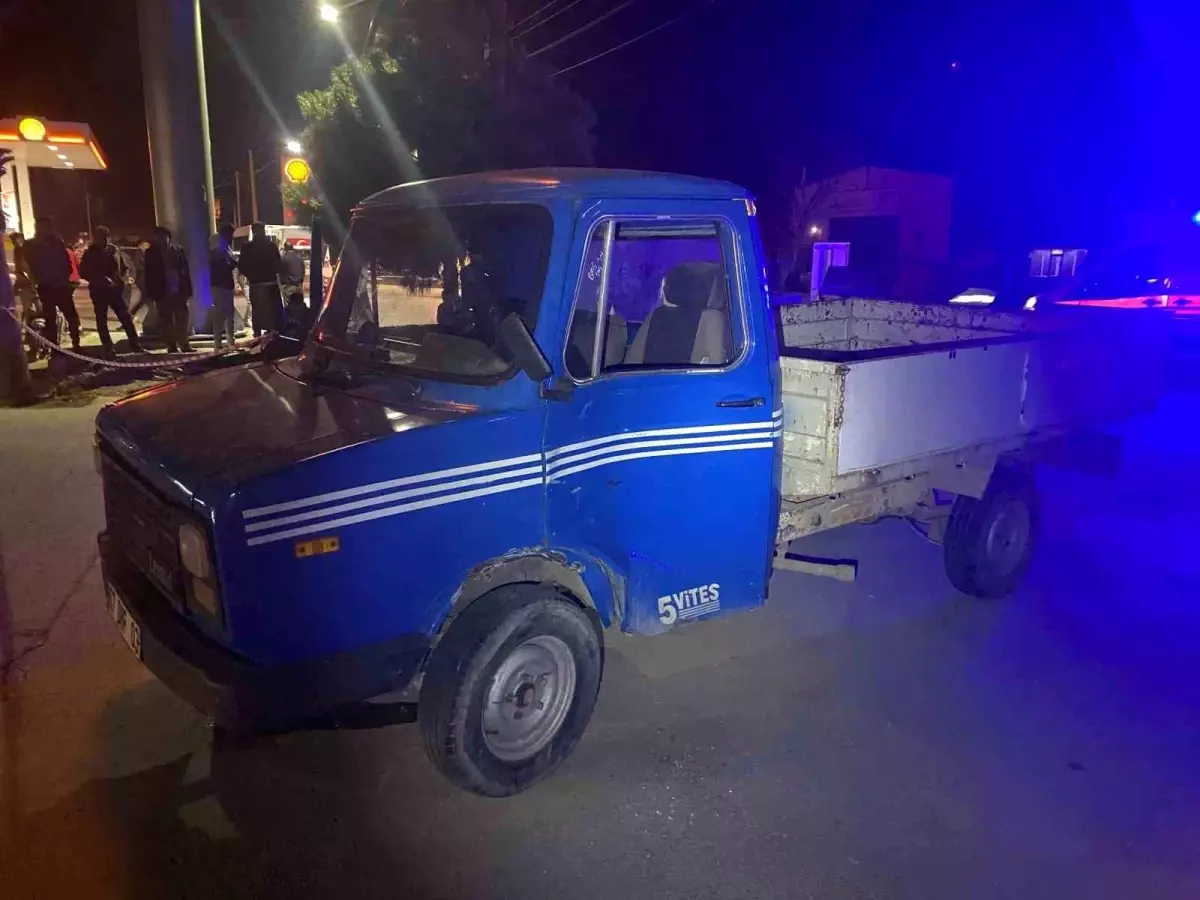 Antalya'da Motosiklet ve Kamyonet Çarpıştı: 1 Ölü, 1 Yaralı