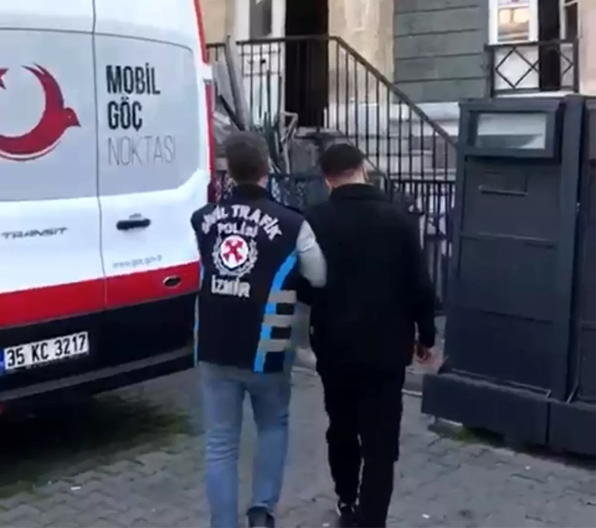 Trafikte Tartışma: Sürücüye Cezalı Son