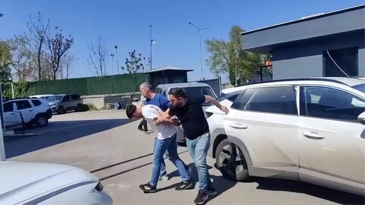 Bursa'da Kuyumcuya Silahlı Soygun Girişimi: Üç Şüpheli Kısa Sürede Yakalandı