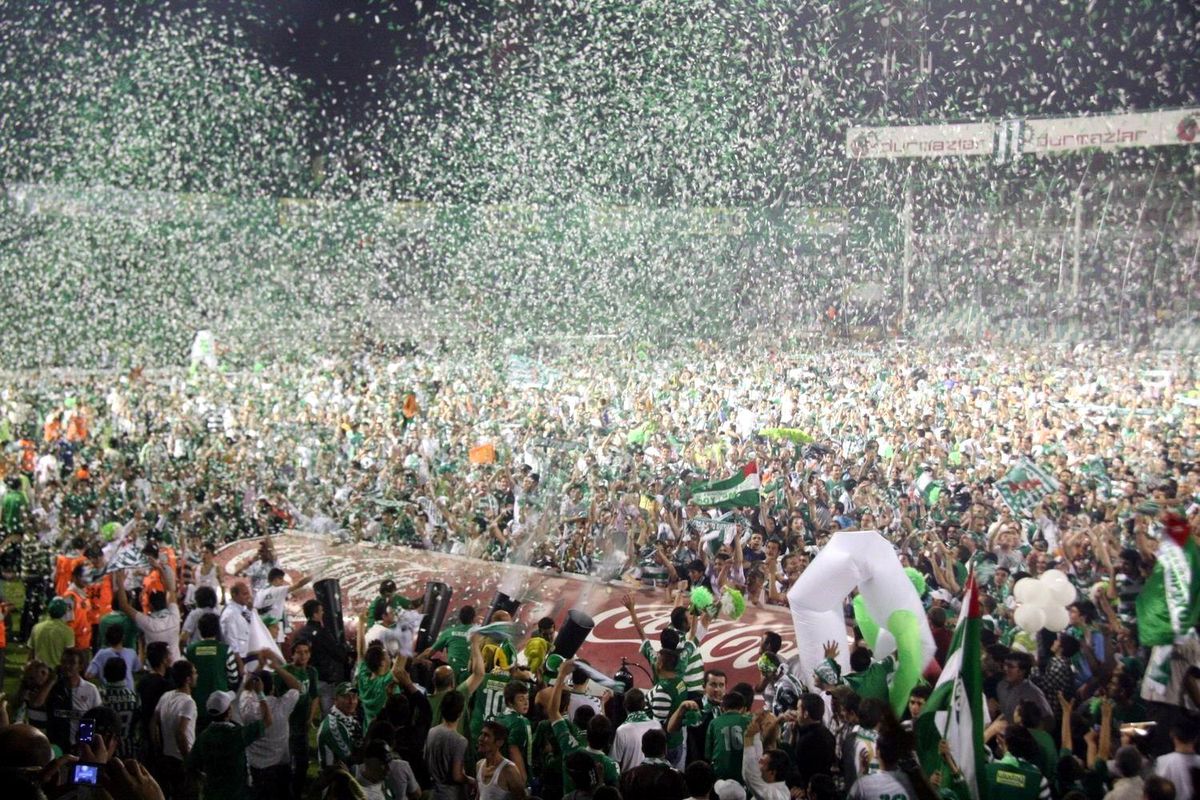 Bursaspor'dan 15 Yıl Aradan Sonra Şampiyonluk Sevinci